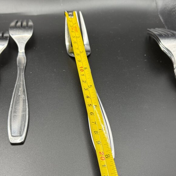 Oneida Vista Stainless Steel Dinner Forks Set Of 9 Vintage Flatware Silverware - Picture 5 of 5